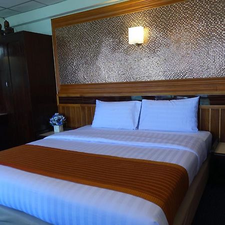 Serene Hotel Паттайя Экстерьер фото