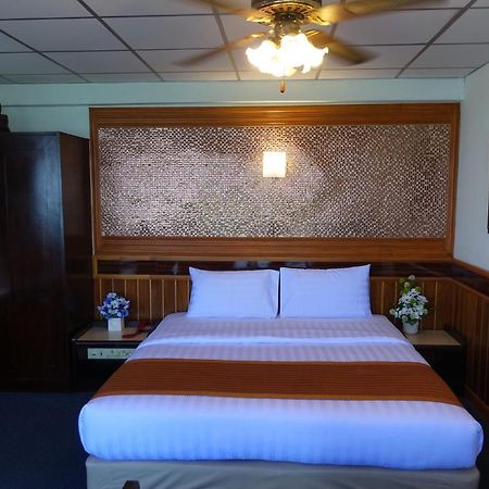 Serene Hotel Паттайя Экстерьер фото