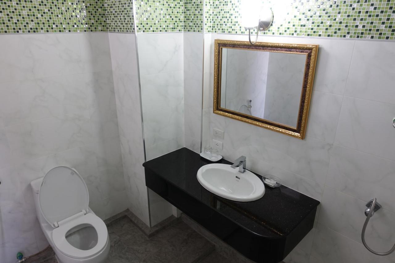 Serene Hotel Паттайя Экстерьер фото