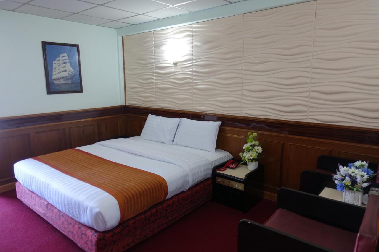 Serene Hotel Паттайя Экстерьер фото
